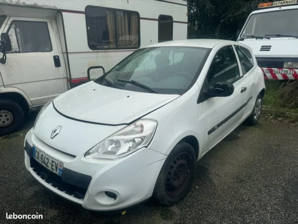 Clio 3 pour pièces