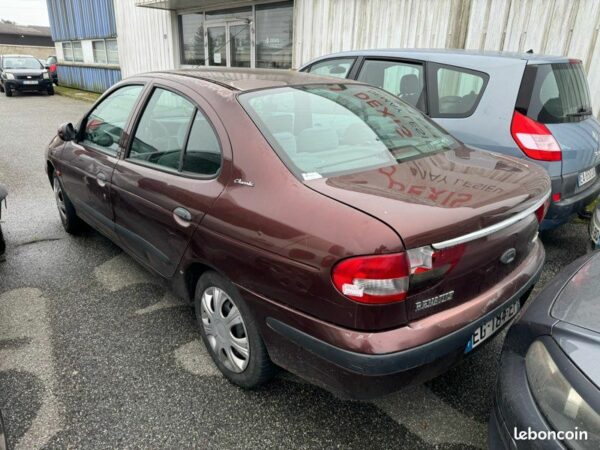 Renault Mégane 1.9 DTI – Image 3