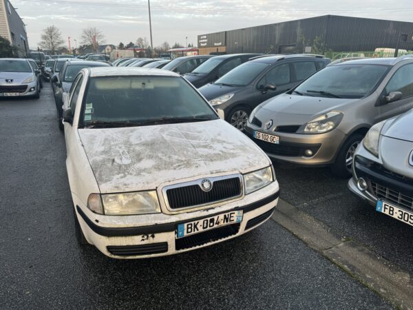 Skoda octavia 1.9 TDI ALH pour pièce détachées – Image 3